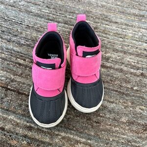 Sorel Kids Sneakers in Fuchsia and Charcoal
